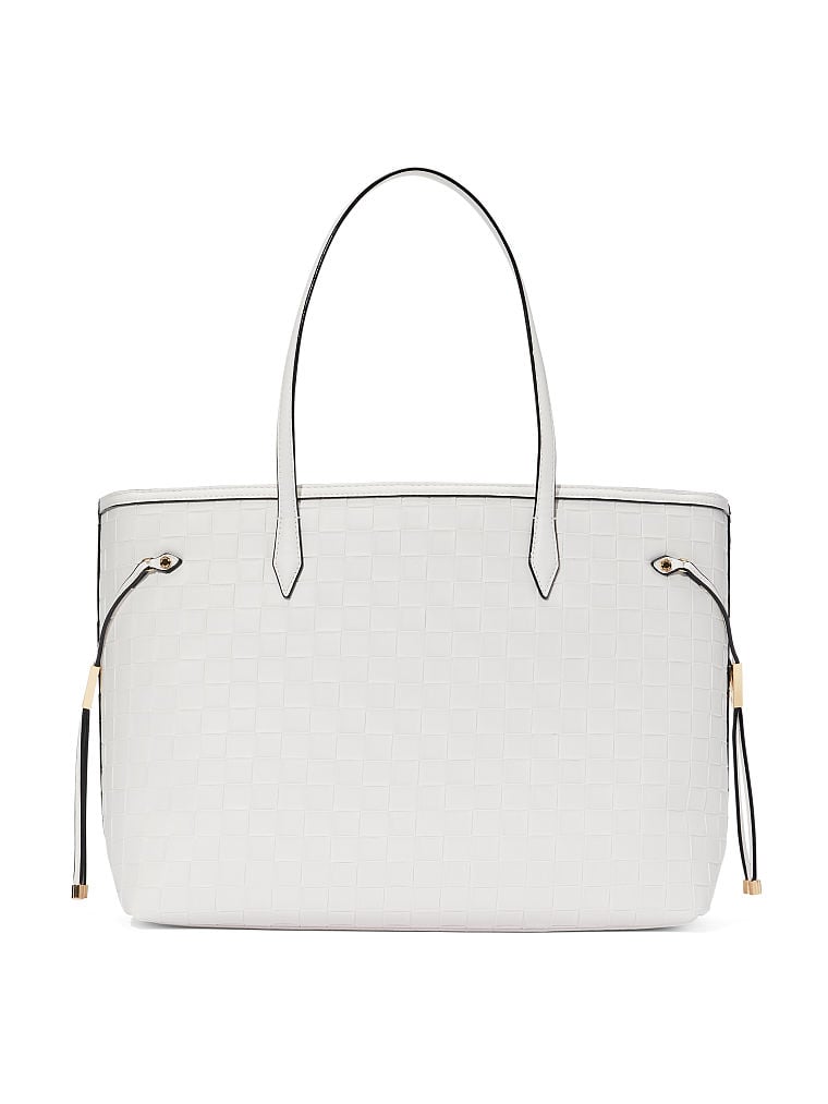 The Victoria Carryall Tote image number null