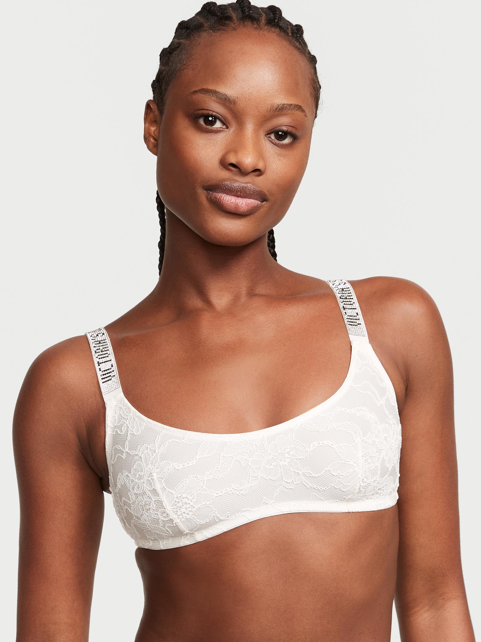 https://www.victoriassecretbeauty.co.th/on/demandware.static/-/Sites-vs-master-bras-catalog/default/dwa6f3505c/images/large/1121883334Y5_OM_F-2048x2048.jpg