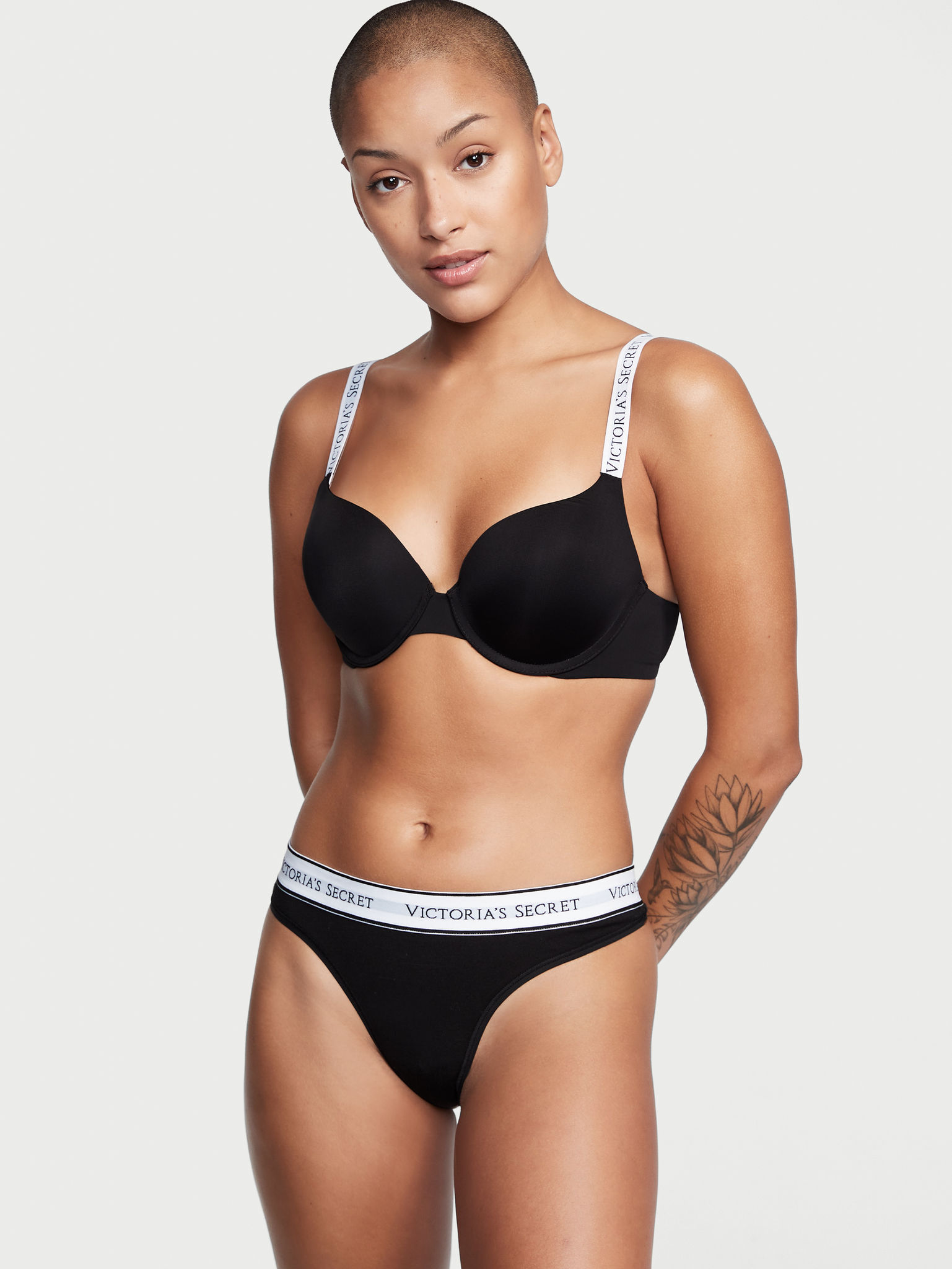 Logo Cotton Thong Panty image number null